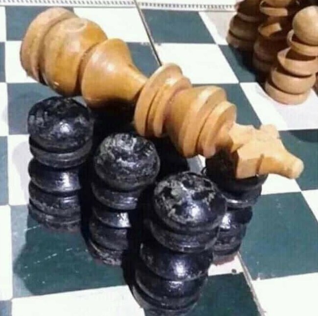 Танцующие негры с гробом мем